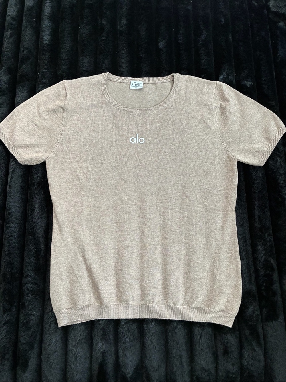 New alo Lightweight Sand Knit Shirt Size M